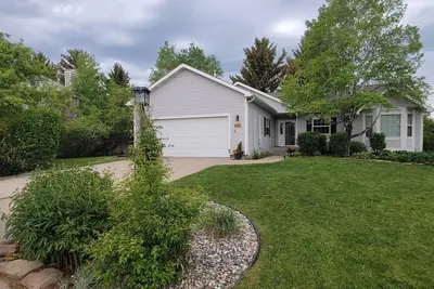 Image de 4-bedroom house in highly desirable Southside Bozeman with Ac and heated garage.