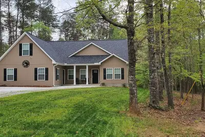 Image de Tugaloo Hideaway - 4 bed, 2 bath, Westminster, Sc. Near Clemson, Seneca