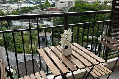 Image de Indulge in Elegance: Premium 2br Staycation Near Eastwood City+ free pool access