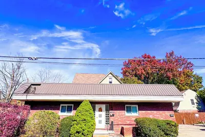 Image de Work. Wander. Welcome. Furnished 30+ Night Stay in the Heart of Downtown Butler