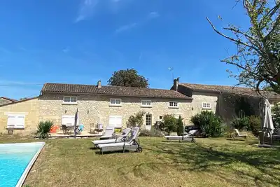 Image de Grande maison familiale avec piscine pour 10 personnes