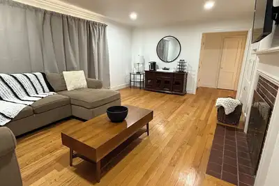 Image de Reset, Relax, and enjoy Stockton! Located Near The University of Pacific!