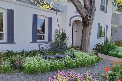 Image de Charming and spacious 3-bd/2 ba home in peaceful historic Stockton neighborhood