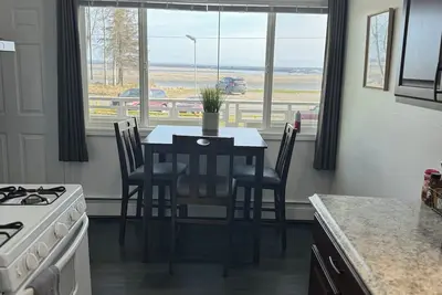Image de 2 bedroom apartment overlooking the the mouth of the Kenai River. Downtown Kenai