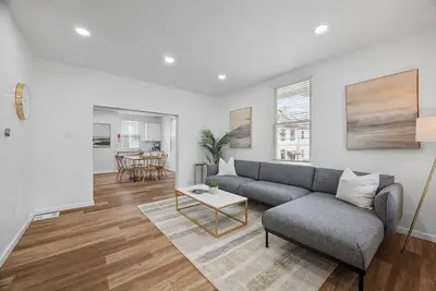 Image de Pittsburgh Spacious & Modern 3bd Apt Free Parking