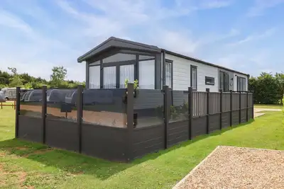 Image de Hazelnut Lodge, pet friendly, with a garden in Chipping Norton