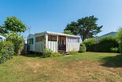 Image de Mobile Home 'Kervoyal 56' avec terrasse privée et jardin partagé