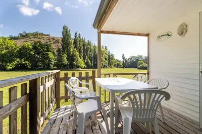 Image de Mobile Home 'Le Panoramique' avec piscine partagée, terrasse privée et Wi-Fi