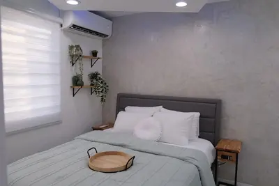 Image de Chic apt, close to the airport and everything