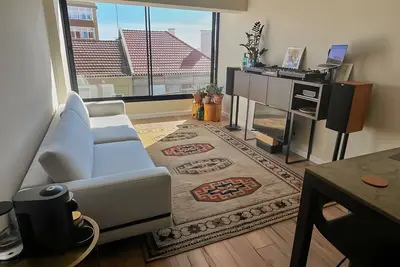 Image de Appartement 'Sound House By Everkind' avec Wi-Fi et climatisation