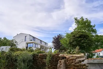 Image de Maison de campagne 'Sky House By Everkind' avec vue sur la montagne, Wi-Fi et climatisation