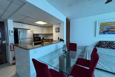 Image de Cozy Oceanfront Retreat 1-bedroom apartment in Isla Verde