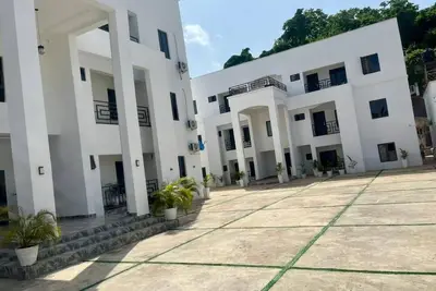 Image de Live the luxury life you deserve! 2-bedroom apartment in  Abuja with Ac, WiFi.