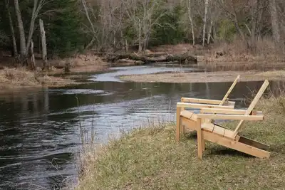 Image de Cozy Offgrid Cabin on the River