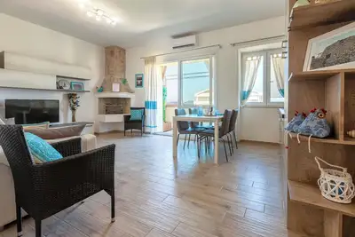 Image de Appartement \"Fronte Porto\" avec vue sur la mer, Wi-Fi et climatisation