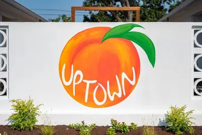 Image de Uptown Peach ~Suite Minutes from Magnolia + Baylor