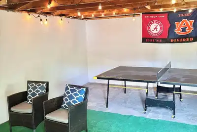 Image de Secluded location in quiet neighborhood 2 miles from the brand new amphitheater.