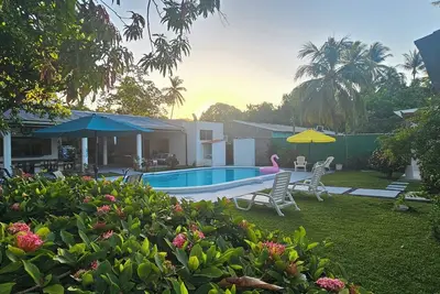 Image de Provate Villa w/Concierge Service, Daily Pool Care, Bbq, 2 min to the Beach
