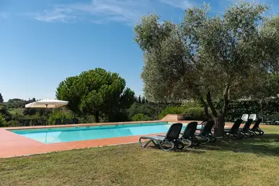Image de Confortable appartement pour 8 personnes avec piscine, Wifi, bain à remous et animaux admis