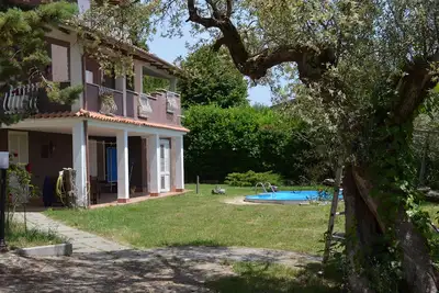 Image de Tout près de Rome. Appartament dans une villa, avec une piscine.