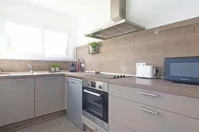 Image de Vue mer, terrasse & plage à pied par SELECTsoHOME