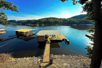 Image de Lakeftont 4bd/2ba/Private Dock/Grill/Decks/Firepit/Quiet Cove-12pp