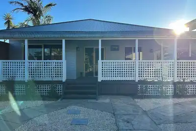 Image de Spacious Stylish Coastal Escape