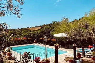 Image de Villa with swimming pool and large garden, nestled in the hills of Maremma