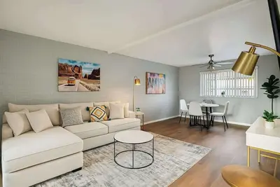 Image de Luxe 2b2b | King Beds | Smart Tv | Pool