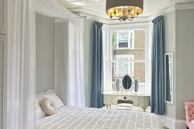 Image de Elegant, Classically Furnished Apartment with Terrace