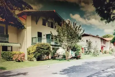 Image de Maison dans parc sur la corniche d'Urrugne, piscine et tennis, proche de l'océan