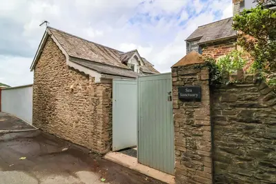 Image de Sea Sanctuary, pet friendly, with hot tub in Northam