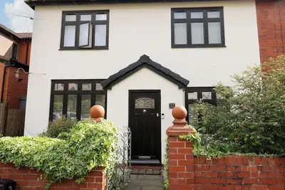 Image de St Mary'S House, pet friendly, with hot tub in Greenfield