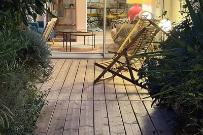 Image de Appartement avec son jardinet et sa terrasse en bois à Cavalaire sur Mer!