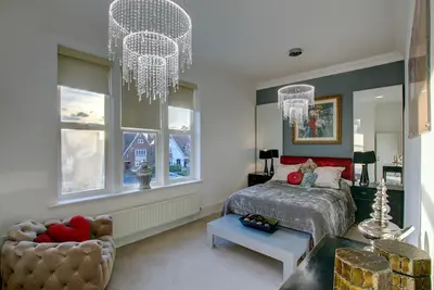 Image de Stunning Large Grand Apartment in Upmarket area, Wifi, Pets allowed