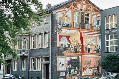 Image de VillaKrocker - Elbe cycle path meets wall artwork