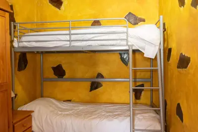 Image de Two-bedroom apartment 10 minutes walk from the historic center.