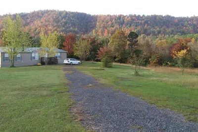 Image de Modest 3-bedroom house near Wolf Pen Gap and the Ouachita National Forest.