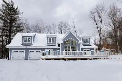 Image de Spacious 5-bedroom house with Hot Tub, April Special, stay 2 nights get 3rd free