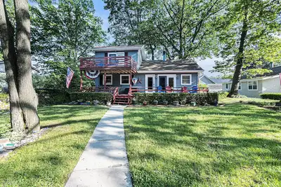 Image de Top Tier; Near Lake Mi & Downtown Charlevoix!