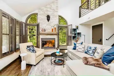 Image de Luxury Meets Comfort Instagram-Worthy, 12 Min 2 Town, Pools, Trails