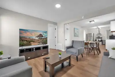 Image de Modern 3br Near Downtown & Casino, Pet-friendly, Fast Wi-Fi, Laundry