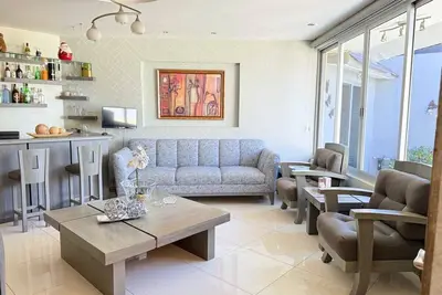 Image de 10 Mins from Downtown | Ac & Parking | 10 px