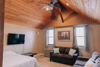 Image de Comfort & Charm in the Heart of Minster: Up to 10 Guests