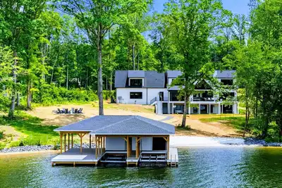 Image de New 6br Lakefront Lake Anna, Beach, Dock, Deck Vie