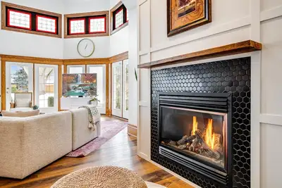 Image de 3 bedroom Salt water Pool (open May1st to October 31st) and Hot Tub