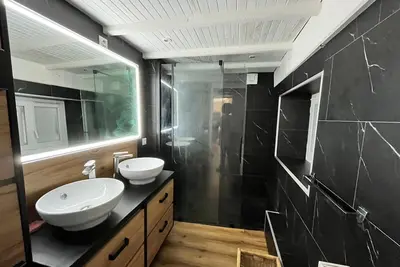 Image de Gîte du temps plié situé à 15 min du Puy du fou, du parc oriental de Maulevrie.