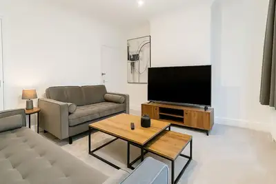 Image de Stylish 4br Home in Dudley – Perfect for Families & Contractors