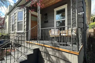 Image de Luxe Craftsman Arboretum Escape