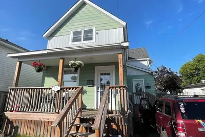 Image de Centrally located 2 bedroom apartment!